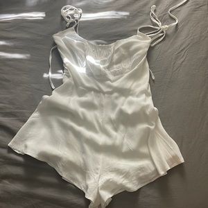 WHITE URBAN OUTFITTERS ROMPER